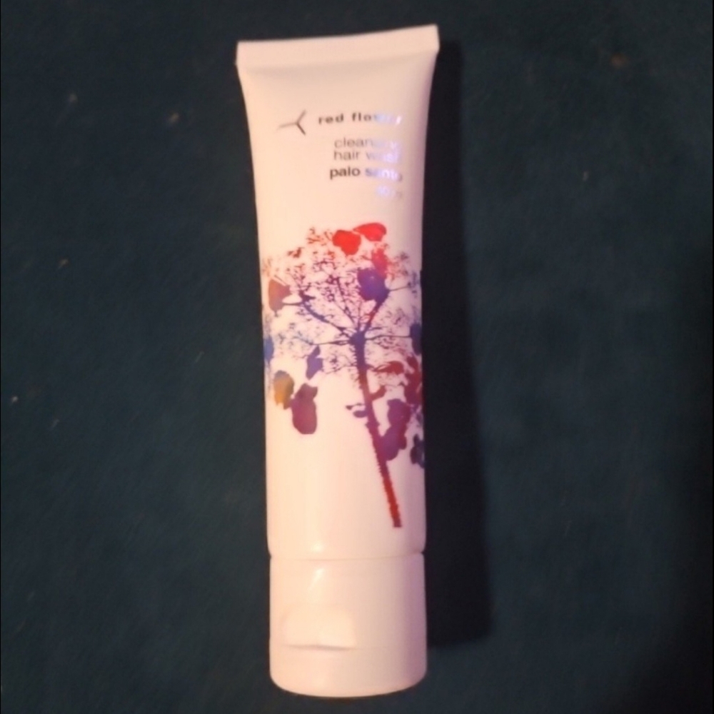 Red flower cleansing hair wash